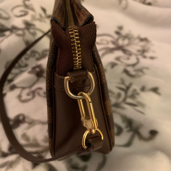 Authentic Louis Vuitton Trousse Damier ebene - Picture 4 of 16